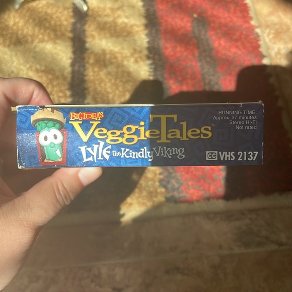 VINTAGE VeggieTales “Lyle the Kindly Viking” VHS - Picture 3 of 4